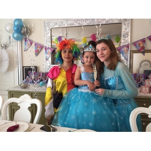 Elsa Karekter hizmeti